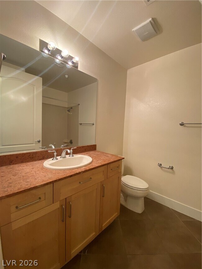 Building Photo - 62 E Serene Ave