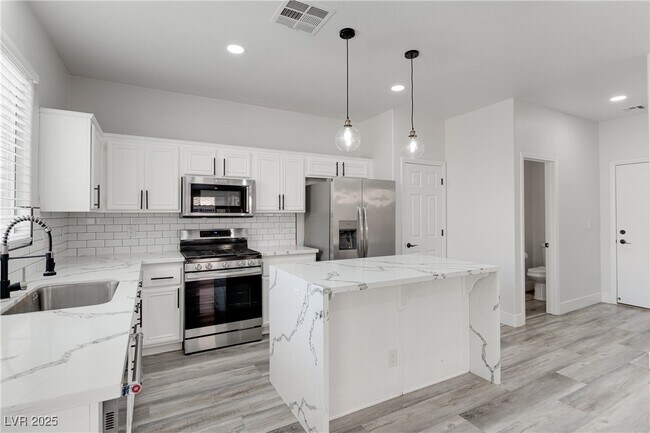 Building Photo - 11057 Village Ridge Ln