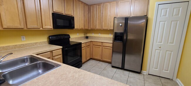 Building Photo - 9420 Osprey Branch Trail