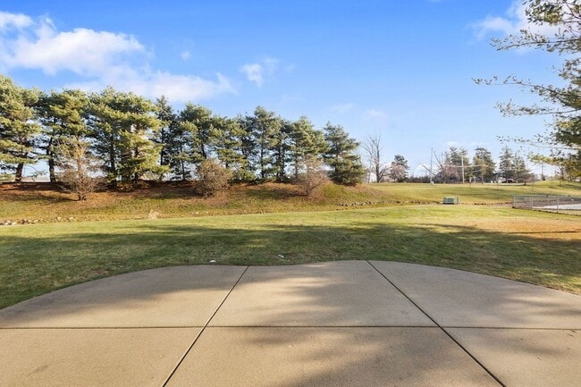 Building Photo - 2020 Spring Creek Ln