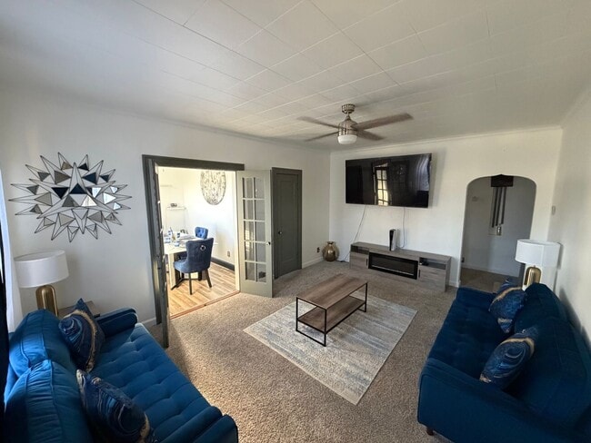 Building Photo - 1707 N Charles St