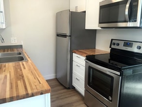 Building Photo - 549 Stringham Ave