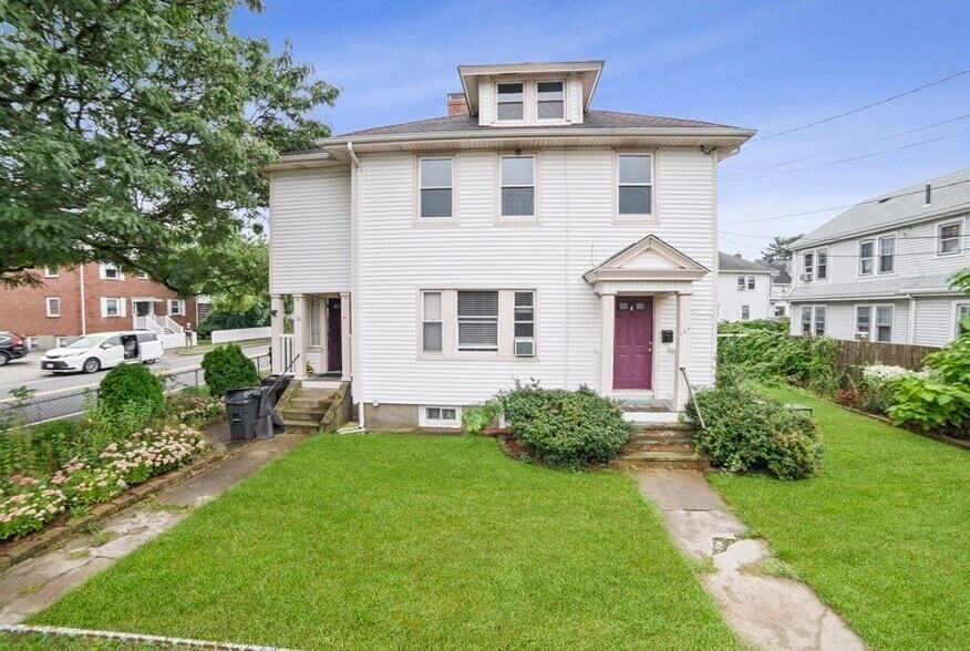 Primary Photo - 127 Russell St