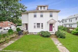 Building Photo - 127 Russell St