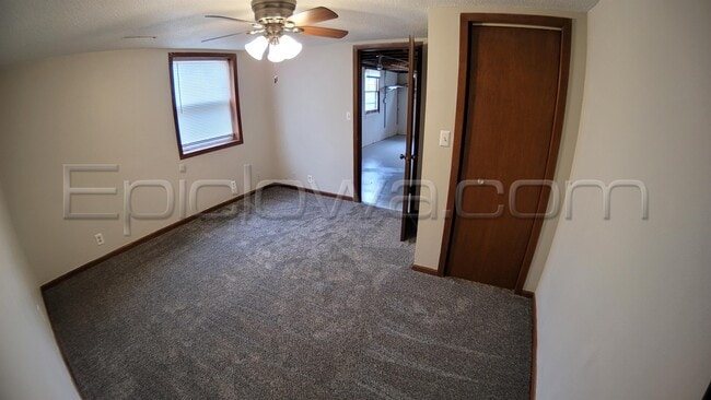 Building Photo - 2082 High Dr SE