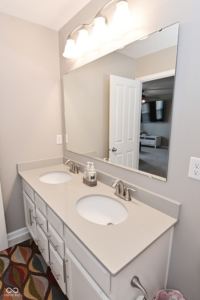 Building Photo - 16492 Wilsons Farm Dr