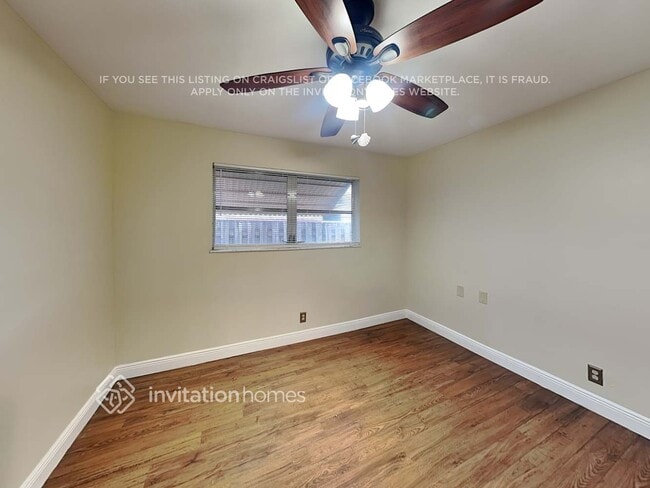 Building Photo - 2005 NE 62nd St