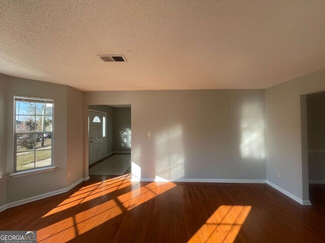 Building Photo - 6387 Seths Way