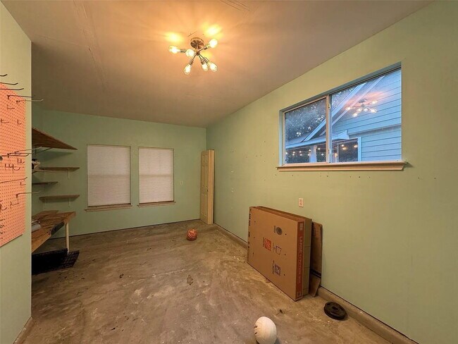 Building Photo - "Charming 3-Bedroom Retreat in Kyle, TX with Spacious Living and Modern Comforts!"