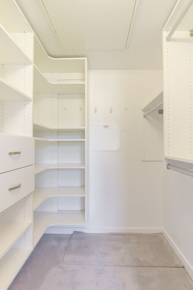 Building Photo - 2Bd/2Ba Seattle Condo