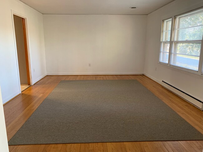 Dining Room - 2818 Leconte Rd