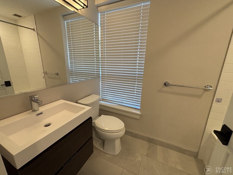 Building Photo - 1 Everett St