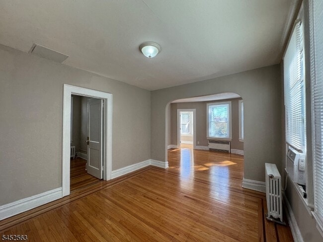 Building Photo - 271 Davis Ave