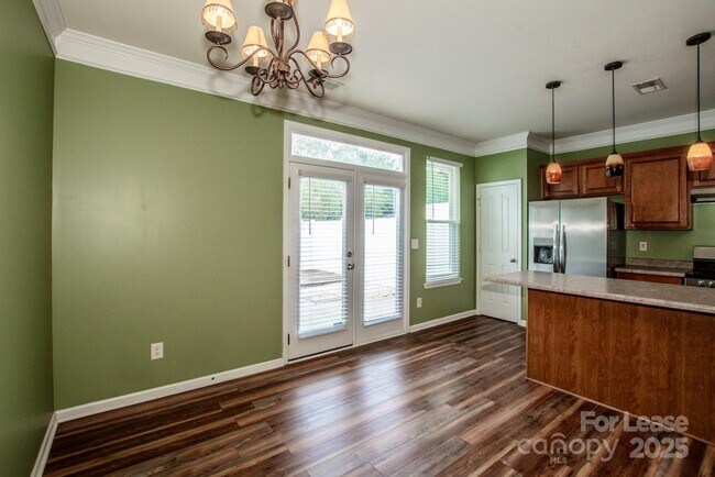 Building Photo - 9366 Greenheather Dr