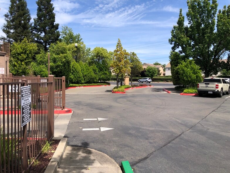 Entrance to the gated property - 10001 Woodcreek Oaks Blvd