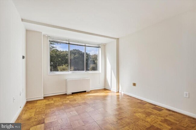 Building Photo - 10401 Grosvenor Pl