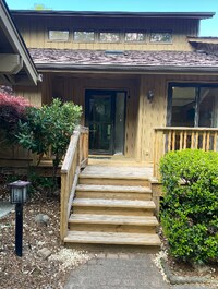Building Photo - 3 bedroom 3 bathroom Condo in The Oaks
