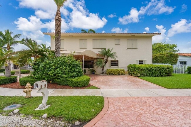 Building Photo - 12845 SW 49th Terrace
