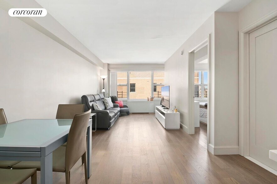 Primary Photo - 10740 Queens Blvd