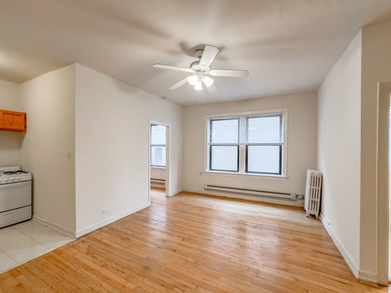 Building Photo - 1055 W George St