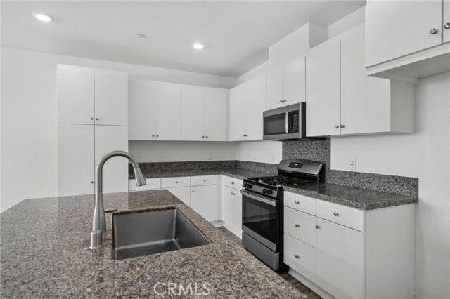 Building Photo - 15928 Lasselle St