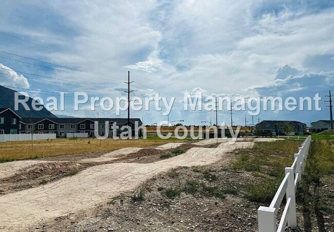 Building Photo - 1322 S 3540 E