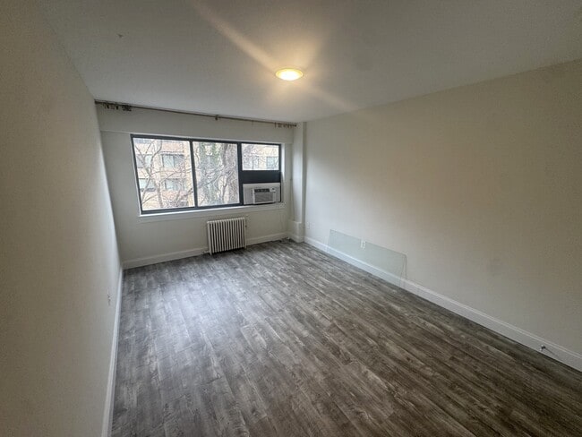 Building Photo - 3901 Tunlaw Rd NW