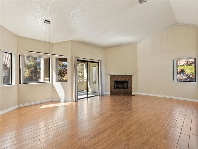 Building Photo - Welcome home