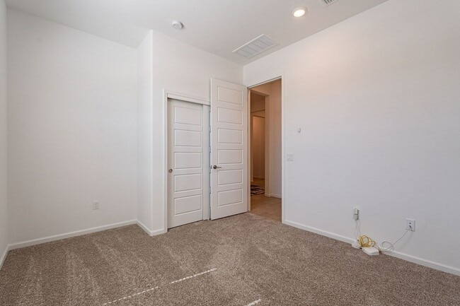 Building Photo - 12442 N Appling Ave