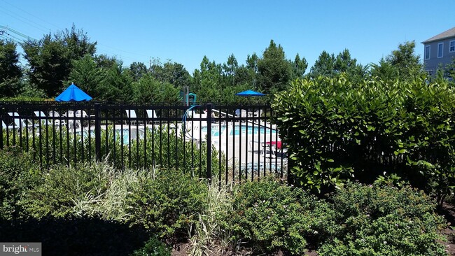 Building Photo - 921 Timberlake Dr