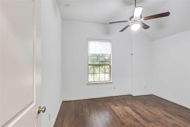 Building Photo - 3405 Venezia View