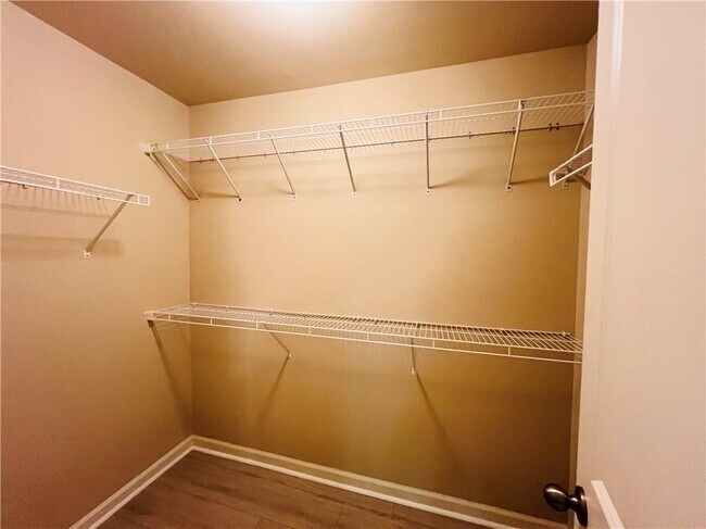 Building Photo - 1524 Brookmere Way