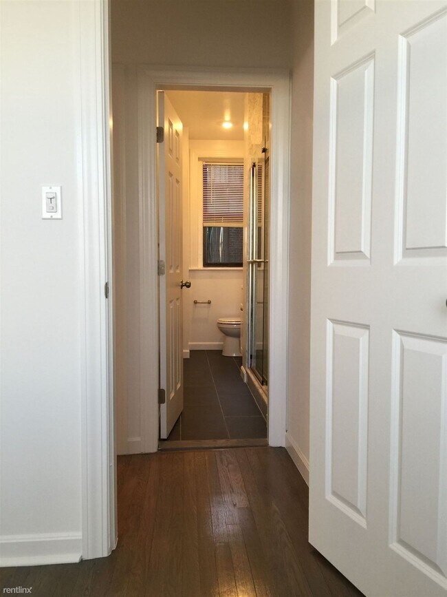 Building Photo - 2 br, 1 bath  - 19 Peterborough St Apt 17A