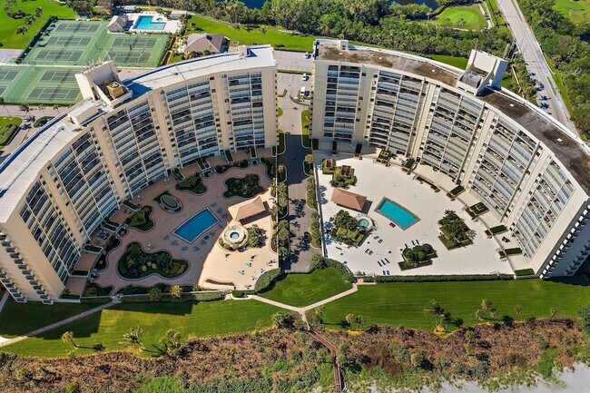 Building Photo - 100 Ocean Trail Way