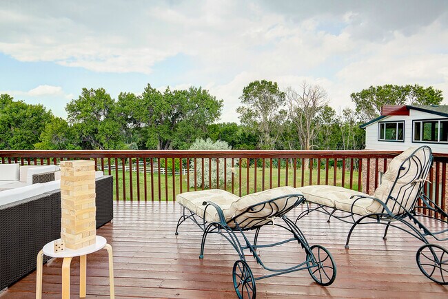 Building Photo - 8280 Queen St