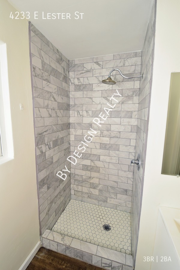 Building Photo - 4233 E Lester St