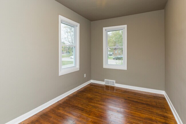 Building Photo - Adorable 2 Bedroom 1 Bath Home