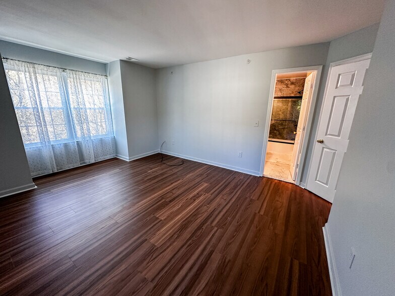 Building Photo - 29 Stone Creek Ln