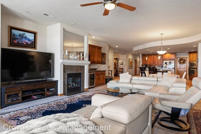 Building Photo - 3 br, 2.5 bath House - 386 Columbia Point ...