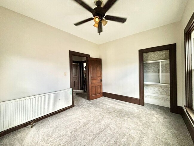 Building Photo - 3 bedroom/ 1.5 Bath Home for rent MAnor, PA 15665