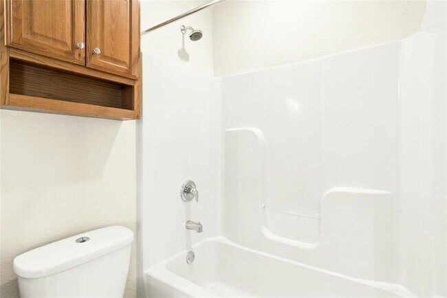 Building Photo - 904 Philco Dr