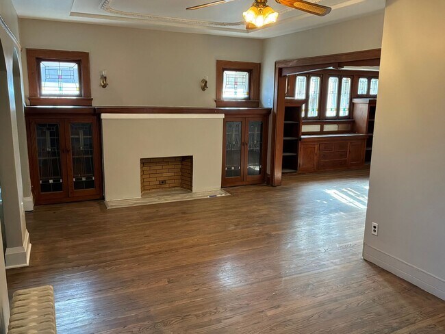 Building Photo - 2445 N 50th St