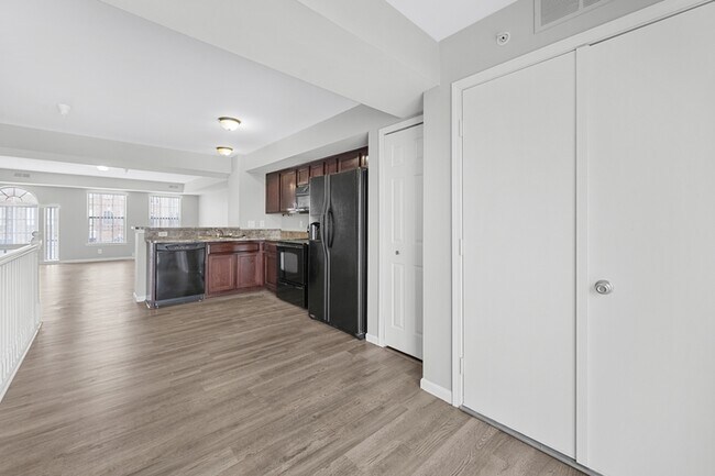 Building Photo - Towne Center Flats - 14154 Lakeside Blvd.