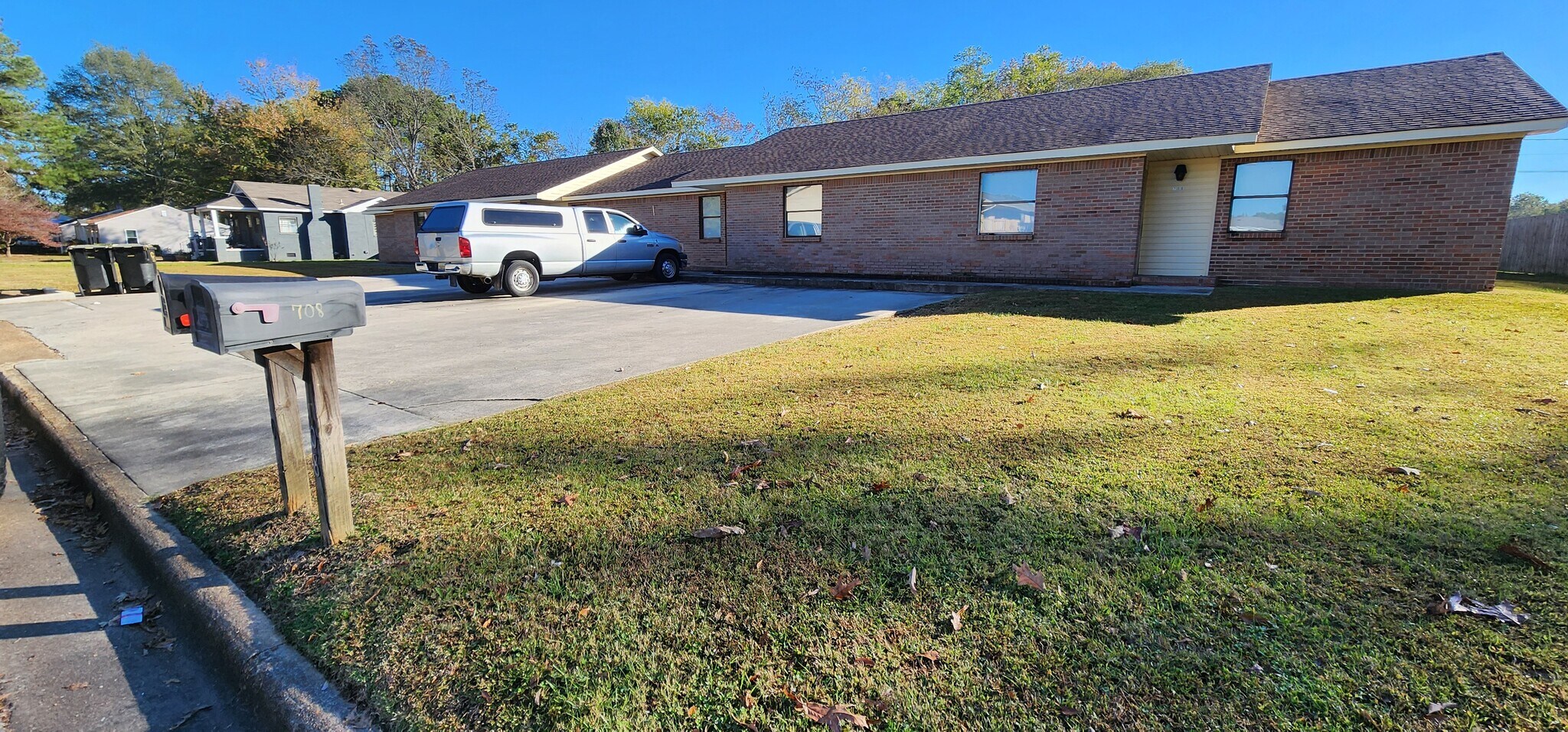 Cloverland-Denson-Front - 704 Denson Ave SW