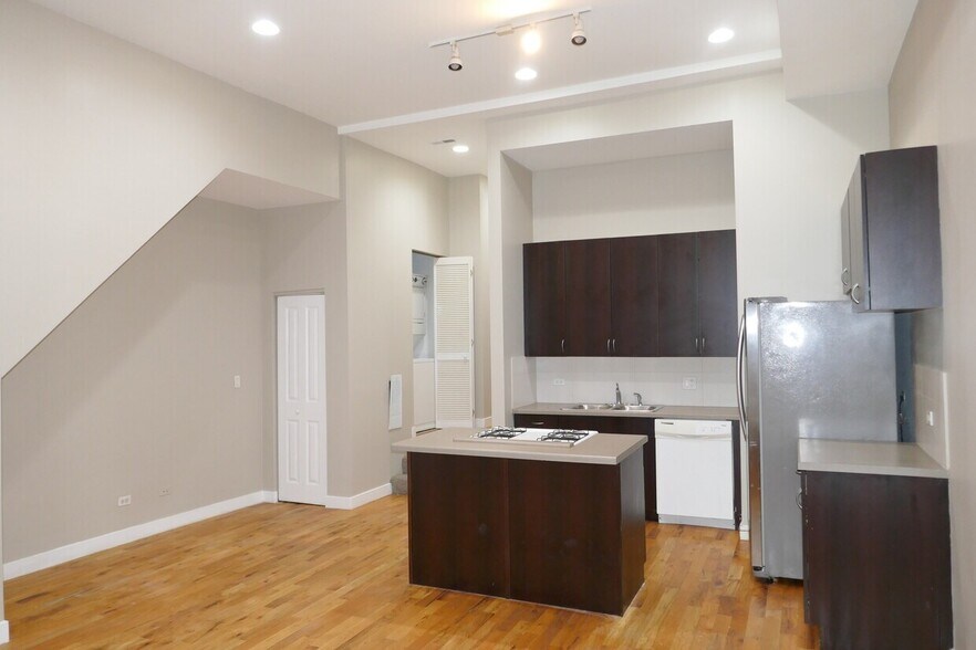 1F - 1463 W Huron St