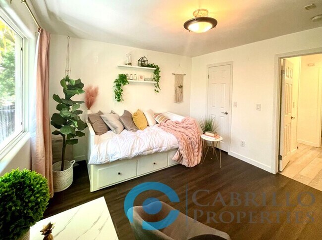 Building Photo - *** $500 OFF MOVE IN SPECIAL!!! *** Beautifully Renovated 2BD/2BA Condo with In-Unit Washer and D...