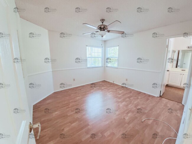 Building Photo - 3 Bedroom, 2.5 Bathroom in Rancho Del Oro!