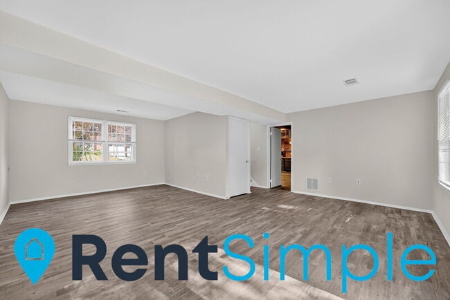 Building Photo - 12035 Stuart Ridge Dr