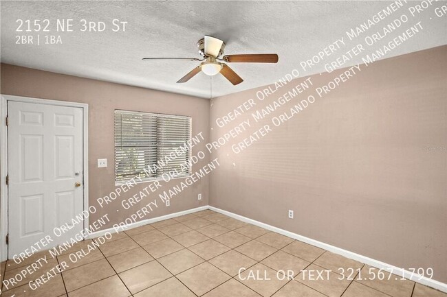 Building Photo - Two bedroom 1 bath