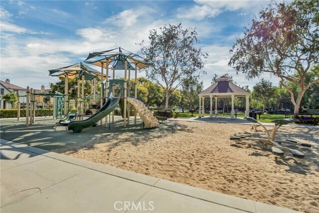 Building Photo - 15 Platinum Cir